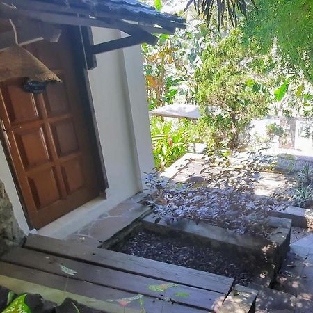 Guesthouse The 4 Fish Μανάντο Εξωτερικό φωτογραφία