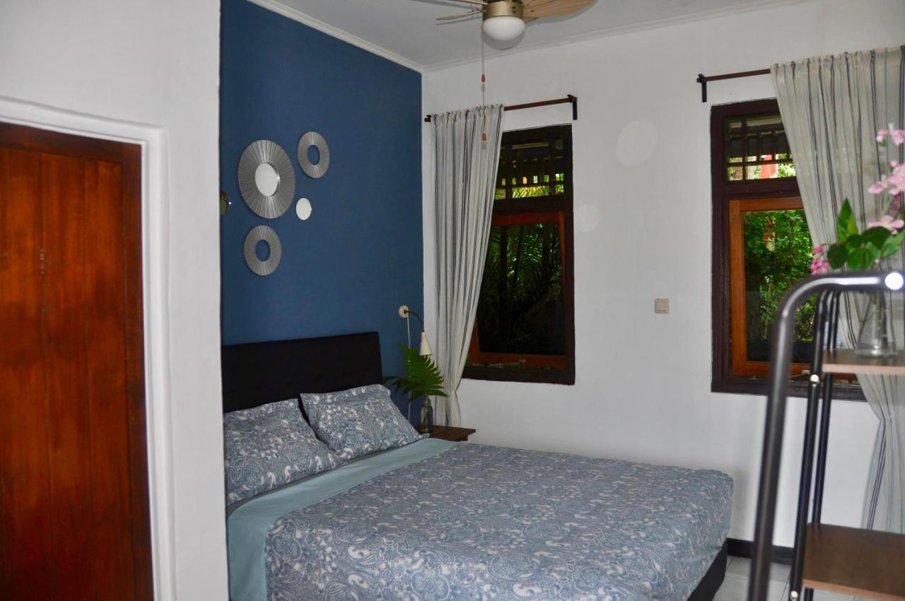 Guesthouse The 4 Fish Μανάντο Εξωτερικό φωτογραφία
